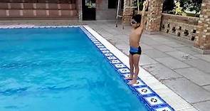 6 yr kid Crossed full Pool Underwater | unbelievable underwater swimming
