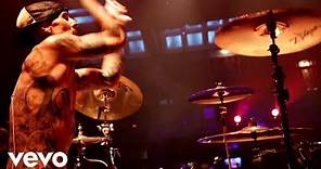 Travis Barker, Yelawolf - Push 'Em
