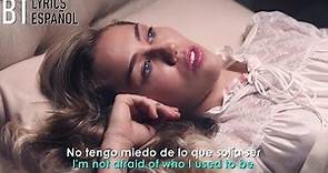 Miley Cyrus - Younger Now // Lyrics + Español // Video Official