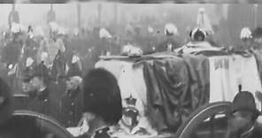 Funeral de la reina Victoria, acompañado por su nieto y sus dos hijos. Wl Rey Eduardo VII visita Dinamarca en 1901. #zarinajazmine #queenvictoria #reinavictoria #royal #king #history #royalfamily