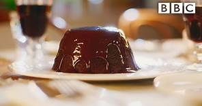 Mary Berry's indulgent chocolate steamed pudding - BBC