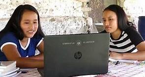 Computadoras para el 100% de escolares en El Salvador