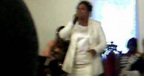 Evangelist Brenda Jones Singing "I Gotta Mind to Live for Jesus"