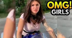 🍑 Girls Riding Motorcycle No.12 - Chicas en Moto