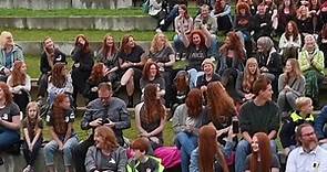 Hundreds of redheads from around the world gather for colorful festival