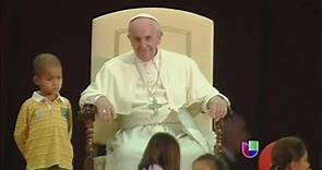 Niño colombiano burló la seguridad del Papa Francisco -- Noticiero Univisión