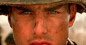 Tom Cruise es un mal soldado y paga el precio | Nacido el cuatro de julio | Clip en Español