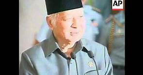 INDONESIA: SUHARTO SAYS HE WILL STEP DOWN AFTER ELECTIONS
