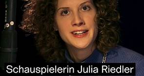 Julia Riedler liest aus "Die Klarheit" von Leslie Jamison