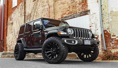Lifted Jeep Wrangler with 22×12 Fuel Blitz and a 6 Inch Rough Country