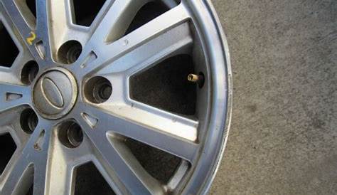 2004 ford mustang bolt pattern