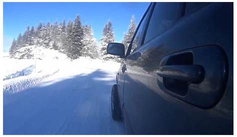 Honda CR V offroading in the snow - YouTube
