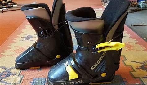 Kids ski boots size UK 3.5 approx | in Inverness, Highland | Gumtree