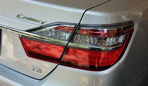 New 2015 Toyota Camry Aims to Set Benchmark Once More (w/ Brochure