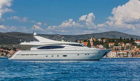 MISS KATARIINA Yacht Charter Details, Ferretti 88 | CHARTERWORLD Luxury