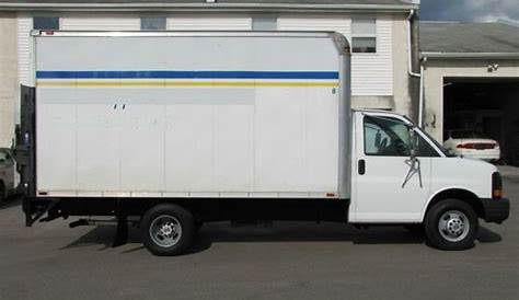 Purchase used CHEVROLET EXPRESS 3500 LIFTGATE BOX TRUCK!!! DUAL TIRES