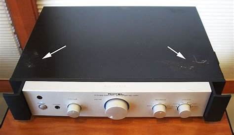 Rotel RC 1070 Preamp with nice Phono Stage - W/ Remote Photo #1160787
