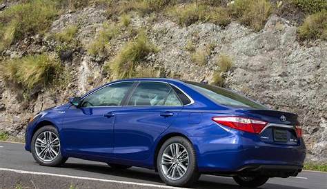 2015 Toyota Camry Hybrid SE Review
