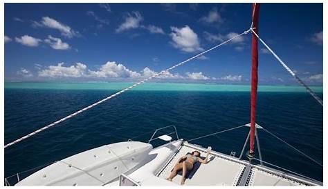 sailing around french polynesia