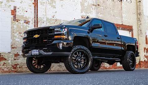 Lifted 2017 Chevy Silverado 1500 with 22×10 Fuel Sledge Wheels and 7
