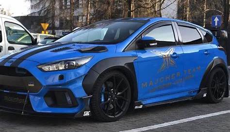 ford focus rs with a wide body kit pictures