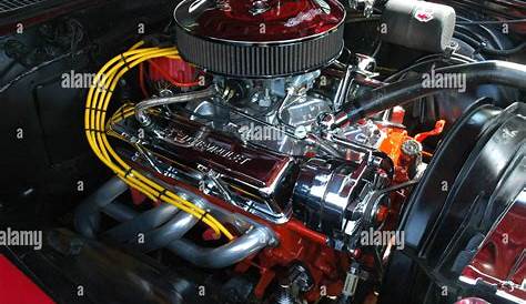 Chevy V8 engine Stock Photo - Alamy