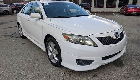Pre-Owned 2011 Toyota Camry SE in Super White | Greensburg | #F82224Y