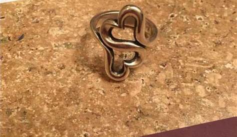 James avery ring Size 5. In great condition. Cheaper on merc@ri James