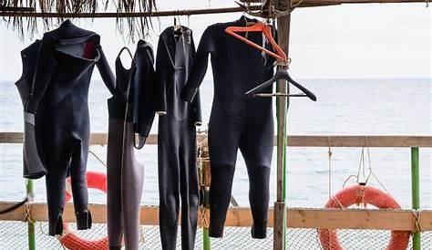 how much does a wetsuit weigh