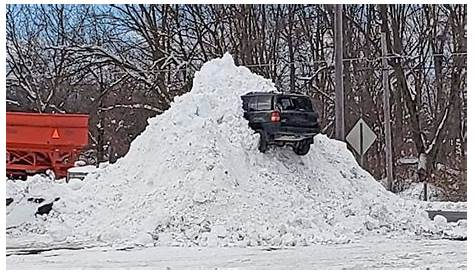 The Viral Jeep Grand Cherokee Stuck High In a Snow Pile Was Put There