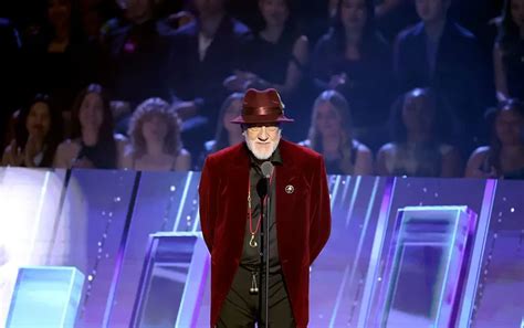 Fleetwood Mac songs that still heal hearts