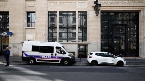 French police foils bomb attack outside Bank of America's Paris ...