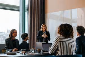 Why Marketing And Communication Leaders Must Become Hybrid Thinkers