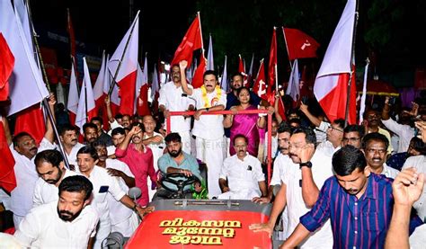 എൽ.ഡി.എഫ് മധ്യമേഖല വികസന മുന്നേറ്റ ജാഥയ്ക്ക് വൈക്കത്ത് നൽകിയ സ്വീകരണം ...