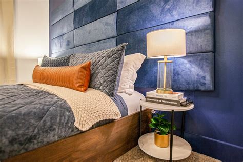 King Bed Suite Near Mercedes Benz Stadium - Flats for Rent in Atlanta ...