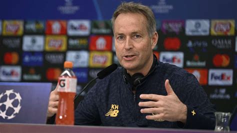 "Is it within the rules?": Leverkusen coach questions Arsenal's ...