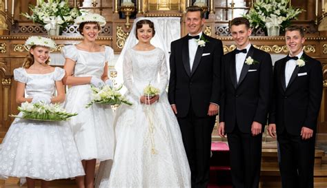 20 forgotten wedding dress trends that once ruled the aisle