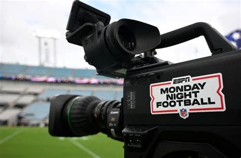 ESPN Closes Deal for NFL Network, Rights for RedZone Which Gives the ...
