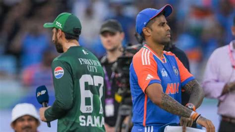 IND vs PAK : सलमान आगा भारताच्या ड्रेसिंग रूममध्ये घुसणार होता ...