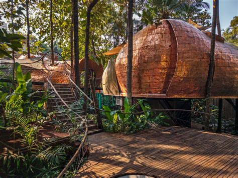 This eco-luxury retreat in Assagao lets architecture flow in tandem ...
