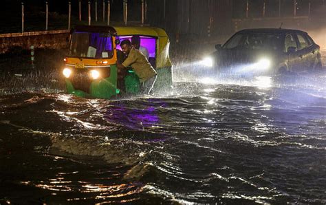 Traffic chaos overshadows joy of rain in Bengaluru