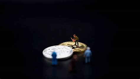 Cipher Digital doubles down on AI with $810M note offering — analyst ...