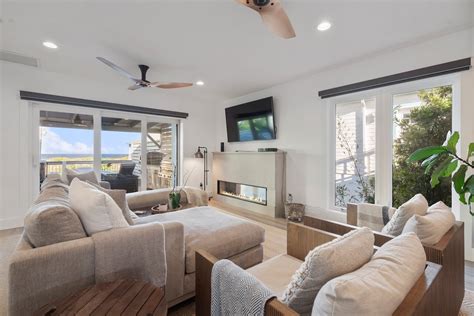 Luxury Oceanfront 2 bed | Hot Tub + Private Deck - Apartments for Rent ...