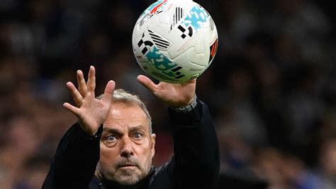 Robert Lewandowski staying 'patient' about new substitute role but ...