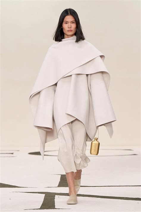 Calvin Klein Collection Fall 2025: Veronica Leoni’s debut at NYFW