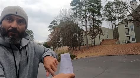 Man steps in: "You don't want to get shot!"