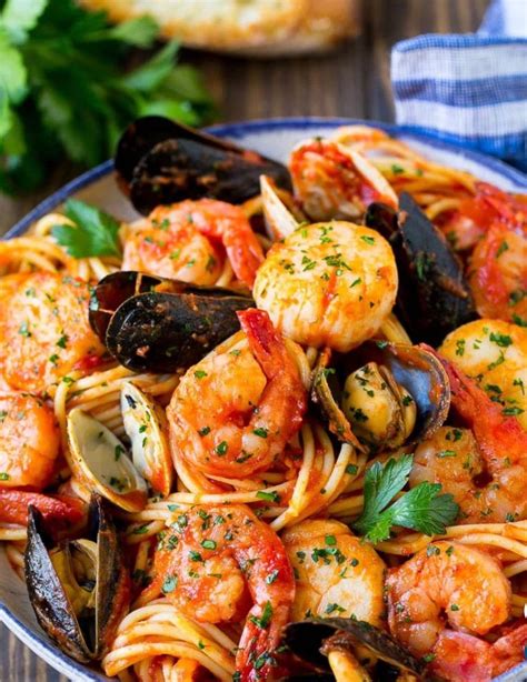 A Valentines Evening Dinner Show and Dancing at R ³ SoundStage, 139 ...