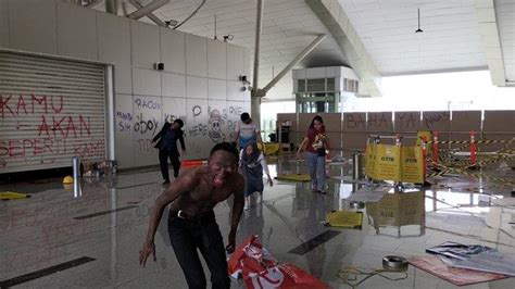 Dua Stasiun LRT Jakarta Ini Bikin Penumpang Rasakan Kengerian Zombie