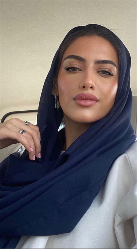 Pin By Elham On Arabiii Arabian Women Arab Beauty Beauty Women
