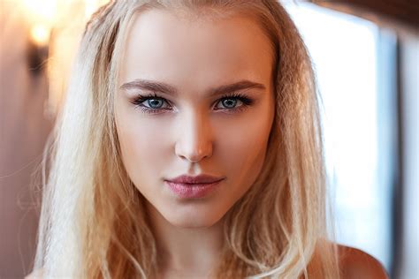 Women Model Blonde Women Indoors Alena Emelyanova Alla Emelyanova Portrait Makeup